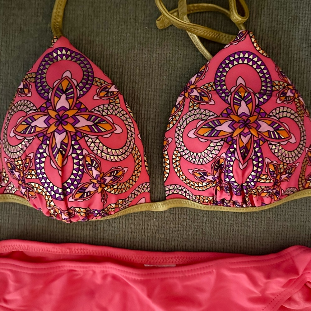 NW/OT  New Look Halter Bikini Soft cup top. String bikini bottom. Size 6